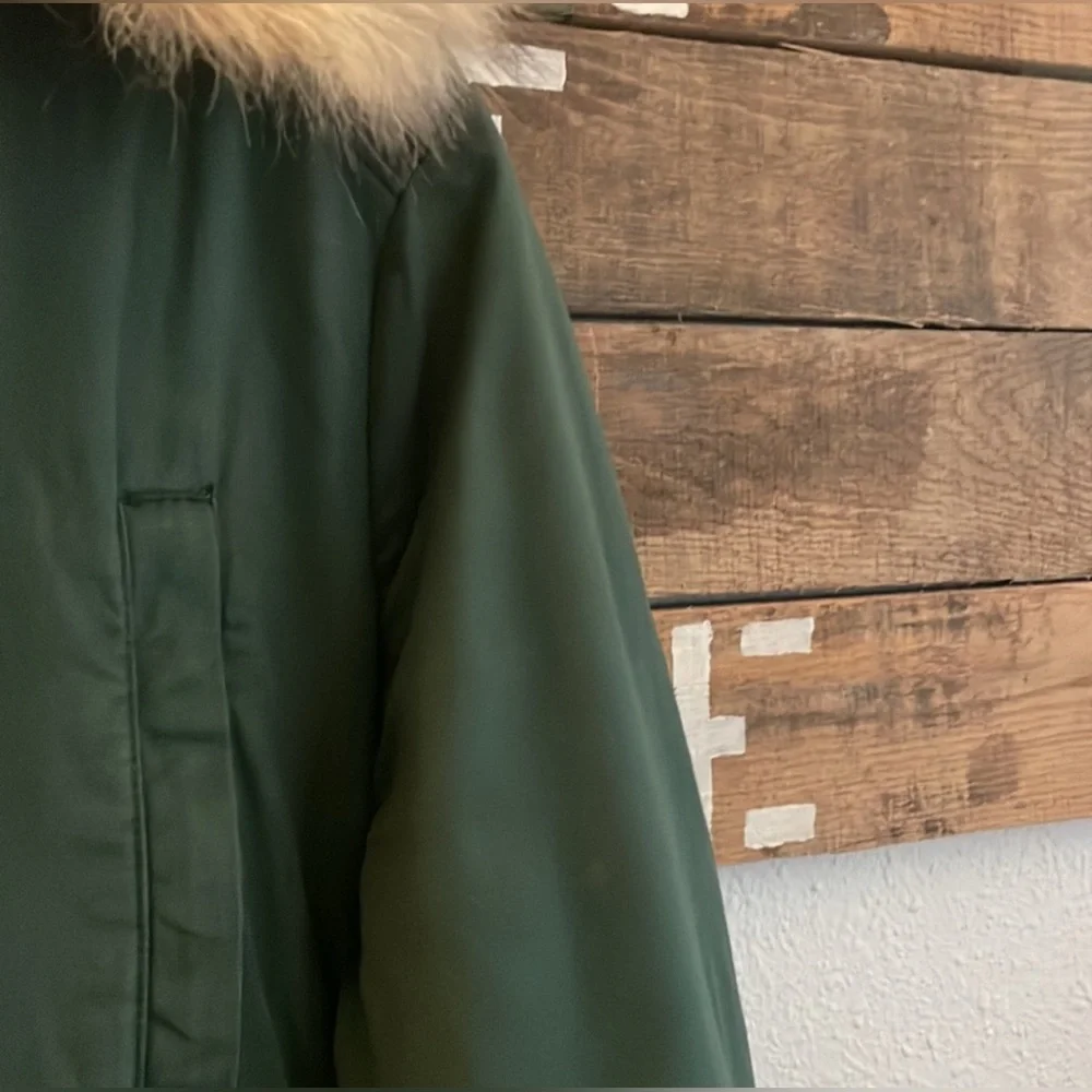 GAP Women’s Sherpa Lined Green Jacket, Removable Faux Fur Hood & Lining - Picture 8 of 8